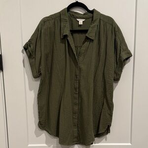 Nordstrom Caslon Olive Green women's button front muslin/ gauze Shirt.
